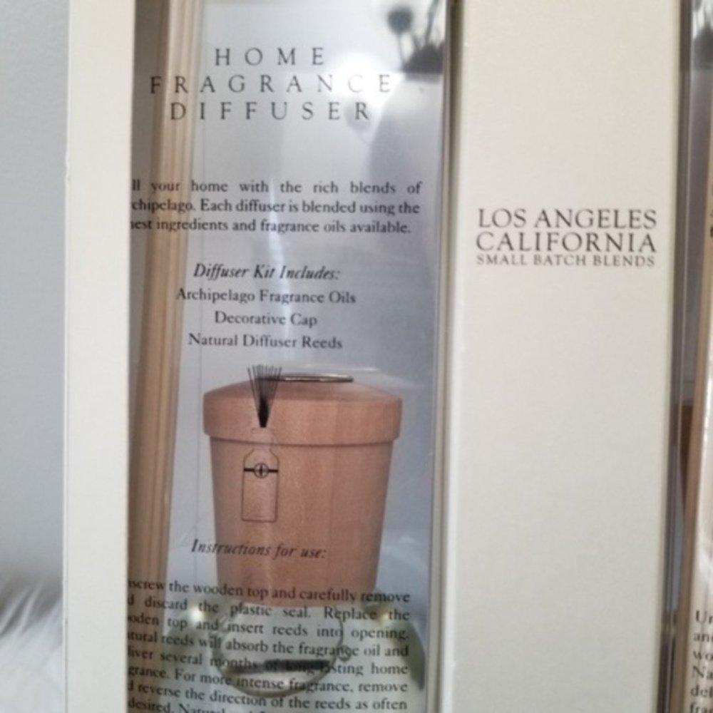 NIB 2 Pc.Set Pomegranate Citrus Reed Diffusers - Picture 6 of 6